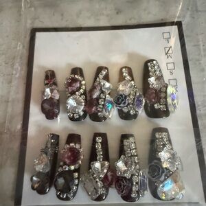 Elegant Rhinestone Embellished False Nails